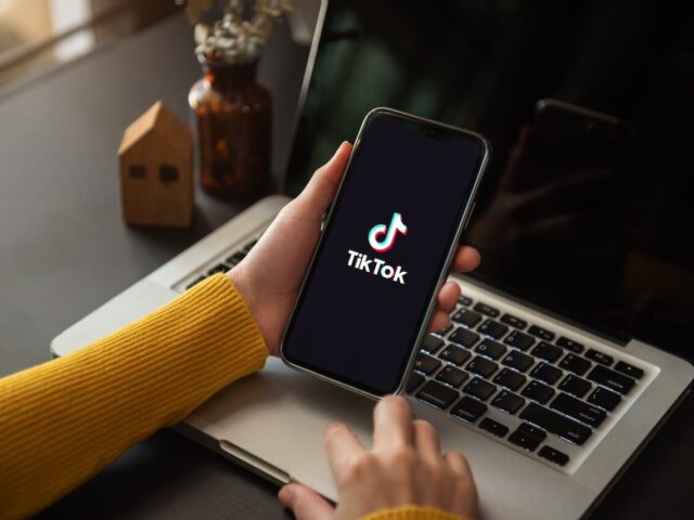 How I Tracked My TikTok Growth (and Competitors) Without Logging In